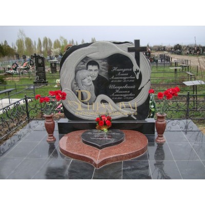 Креативный памятник 36 Лебеди — ritualum.ru